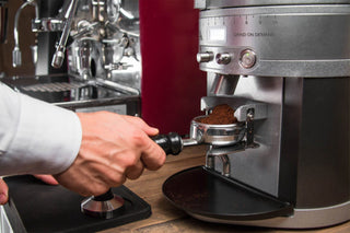Pressatura del caffè: quali sono gli errori più comuni e come farla correttamente